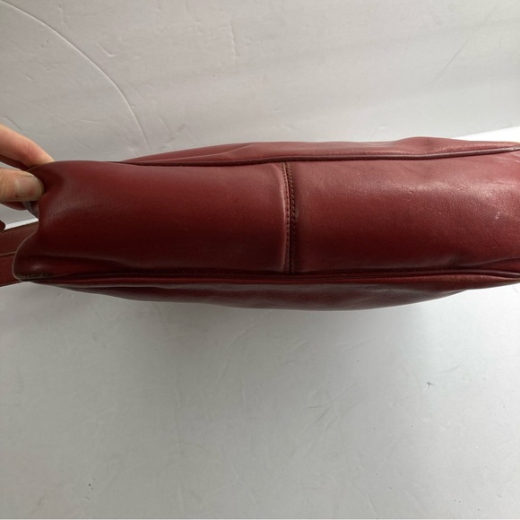 Vintage 70s Etienne Aigner Red Shoulder Bag Hand Made Oxblood Leather 12X9" - Picture 12 of 16